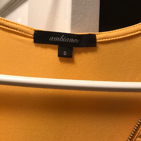 Yellow romper- never worn - Picture 3 of 4